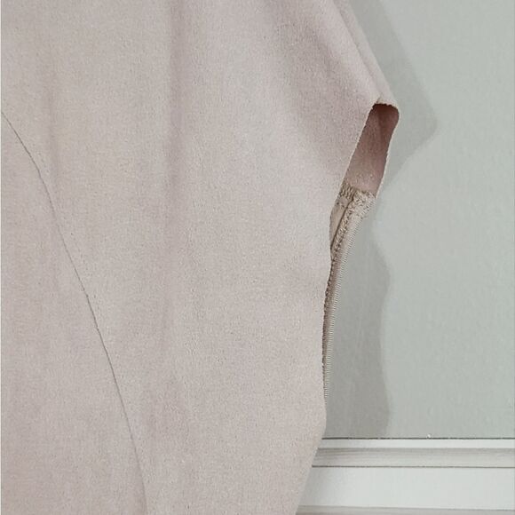 DR2 Faux Suede Top-New! - Picture 5 of 8